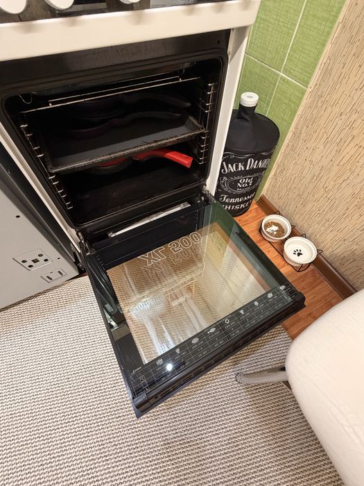 Продам электроплиту Кайзер