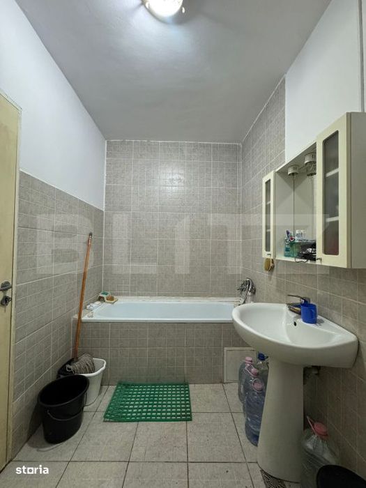 Apartament cu 2 camere, 50mp, decomandat, terasa 18mp, zona Porii