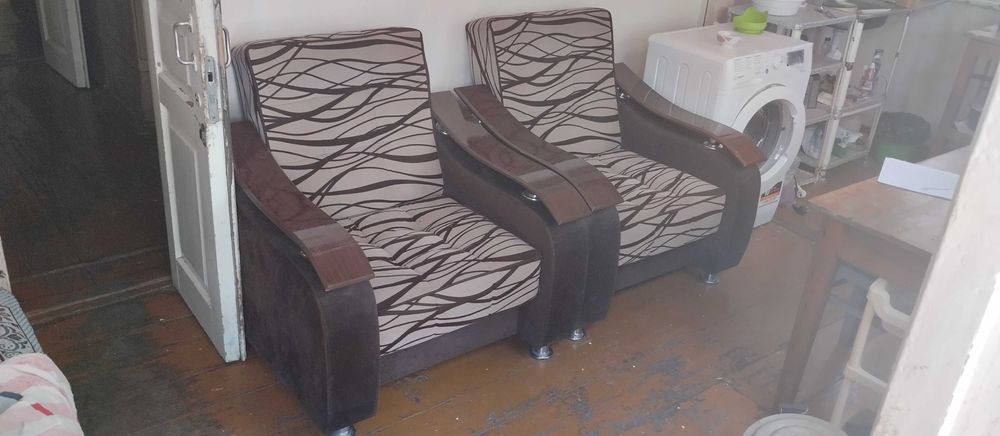 2 Кресла коричневые