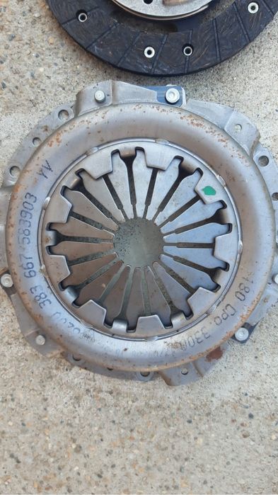 Kit ambreiaj VALEO: Placa presiune , disc ambreiaj si volanta