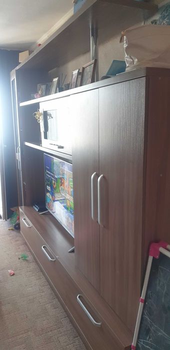 Продам горку в гостиную