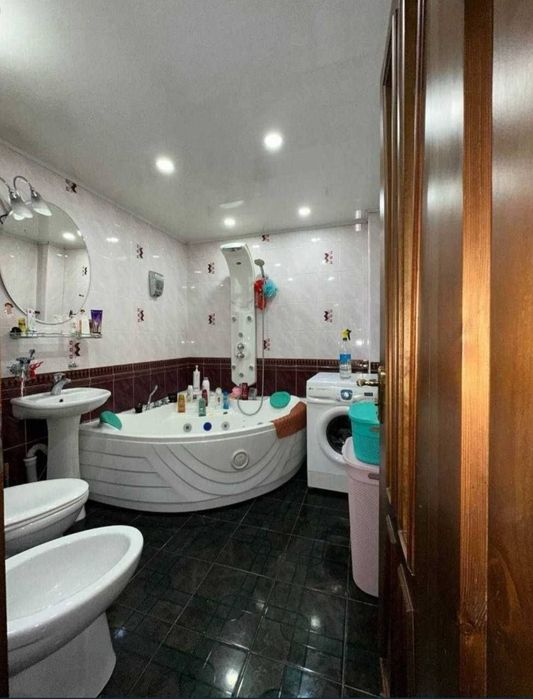 Ш.Руставели продаётся 3/2/5 Океан Бош магазин 75кв.м