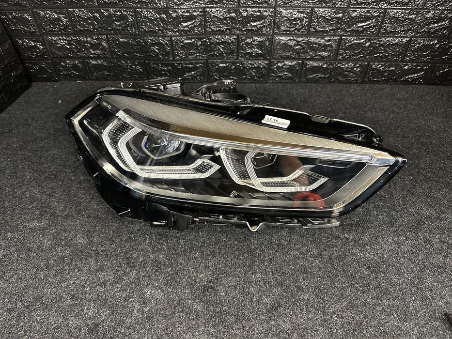Far dreapta Bmw seria 1 F40 Full led adaptive