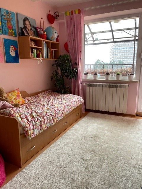 Тристаен обзаведен в кв. Хаджи Димитър под наем