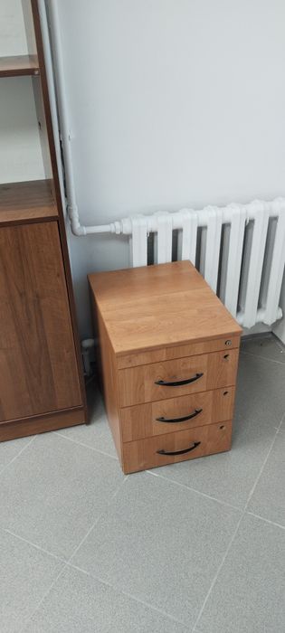 Продам мебель для офиса.