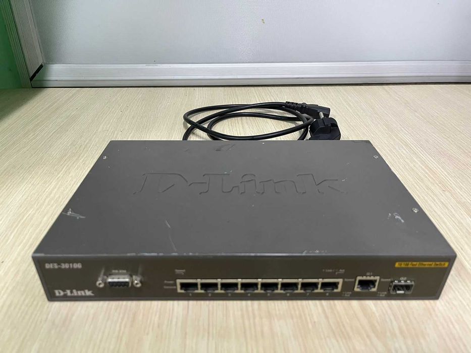 Коммутатор D-Link DES-3010G