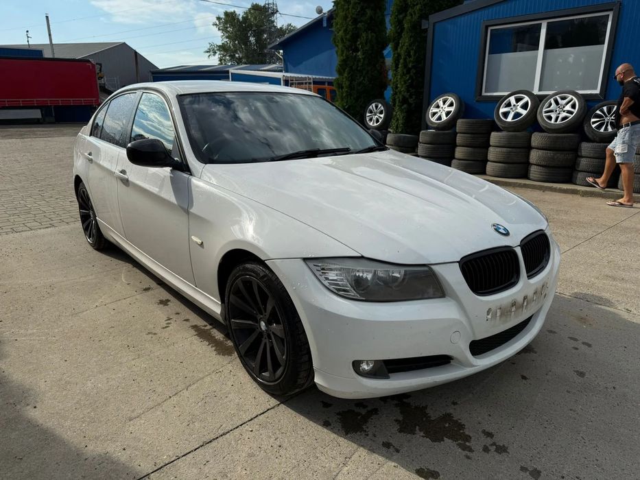 Bara / Capota / Faruri / Aripi / Usi / Portbagaj / Stopuri Bmw E90 Facelift 2.0D Cod Culoare : ALPINWEISS (300)
