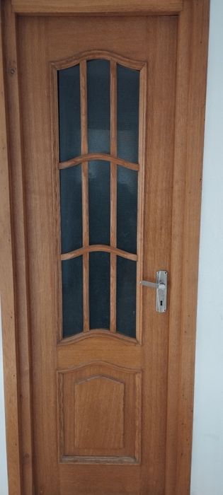 Uși lemn masiv de interior