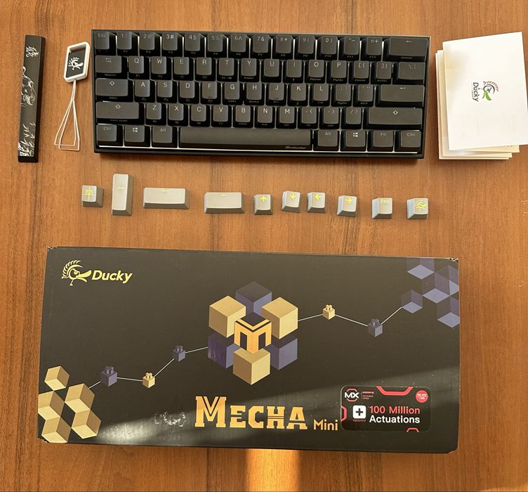 Ducky Mecha Mini (Черни суичове)