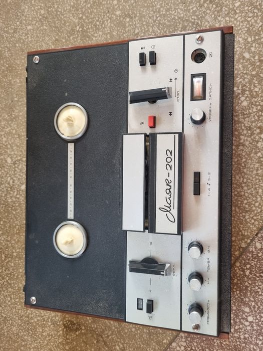 Magnetofon Maiak -202.   Pentru colectionari