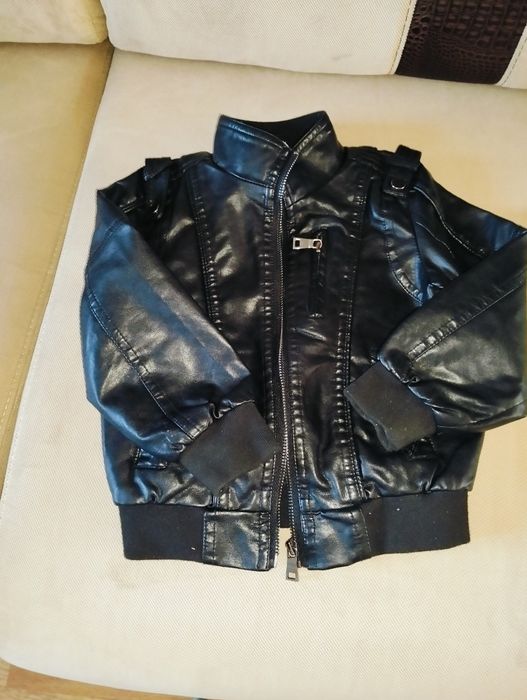 Продам куртку на мальчика