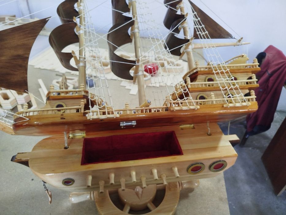 Корабль сундук  продаю срочно