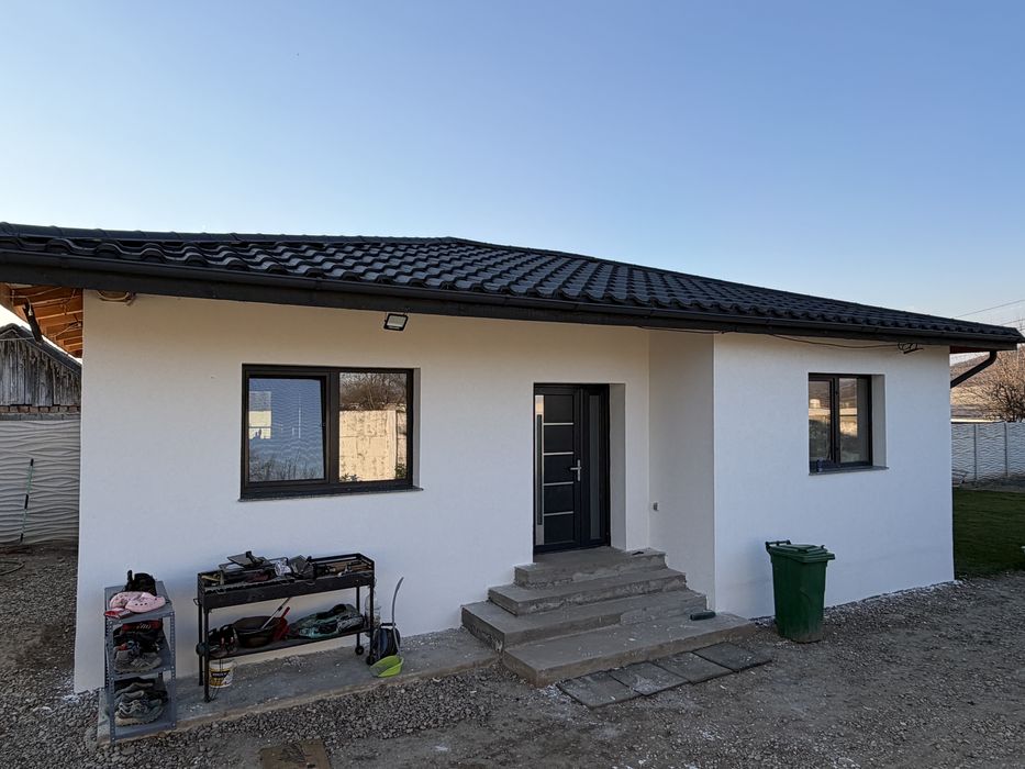 Vand casa la 2 minute de orasul Deva