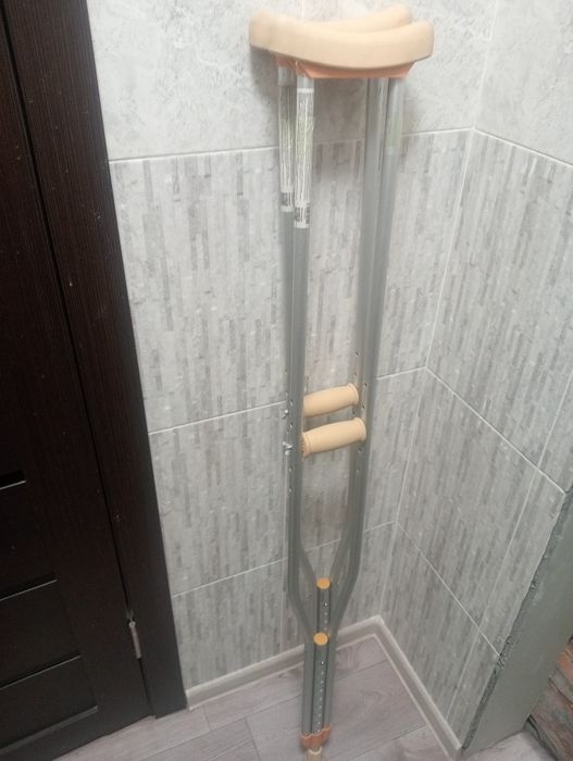 Продаются костыли