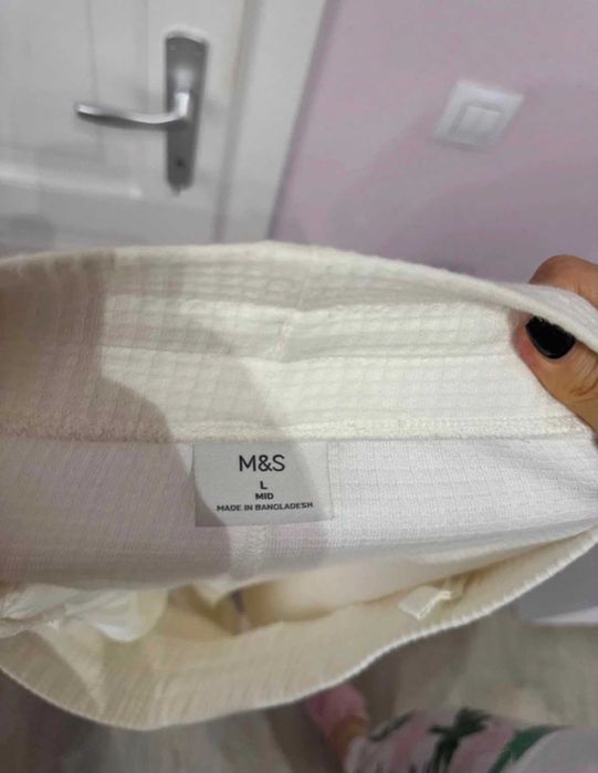 Pantaloni scurți Marks and Spencer marimea L