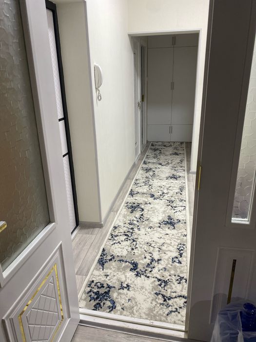 Sotiladi daroshka gilam 6ga 30