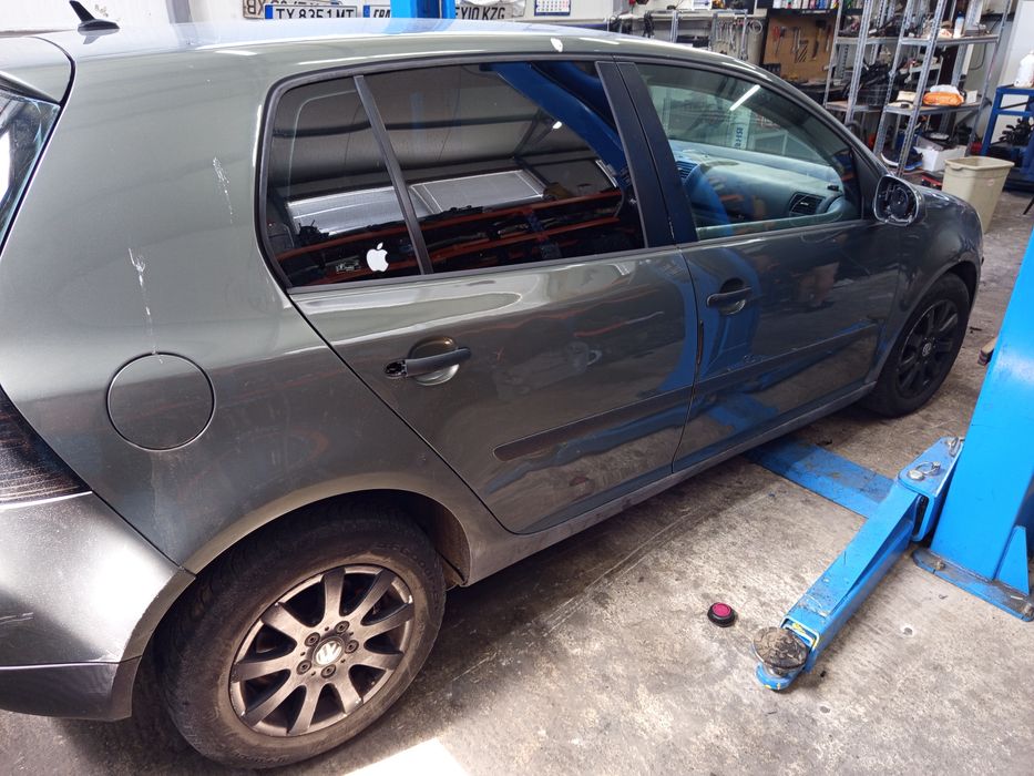 Golf 5 1.6 FSI BAG 6ск. на части