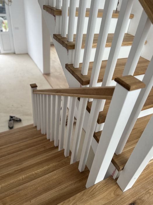 Scari din STEJAR la comanda