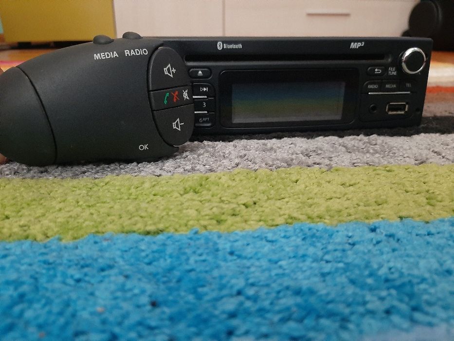 Auto CD , Bluetooth , USB port , AUX , RADIO