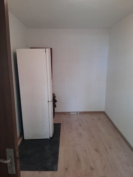 Vând apartament cu doua camere