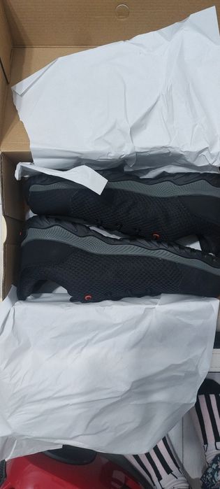 Adidași cu bombeu nr 44