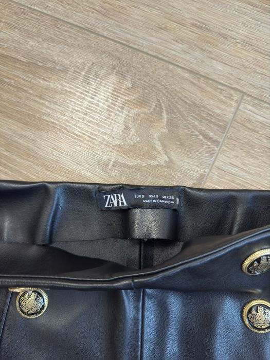 Кожени къси панталони - Zara