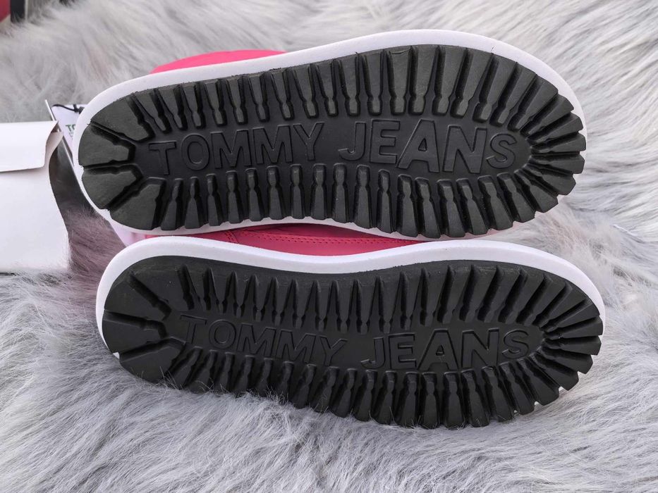 Tommy Hilfiger jeans оригинални дамски апрески 38 номер