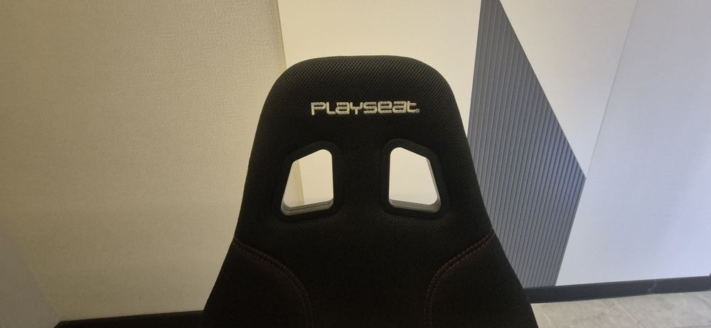 Гоночный симулятор Logitech + Playseat