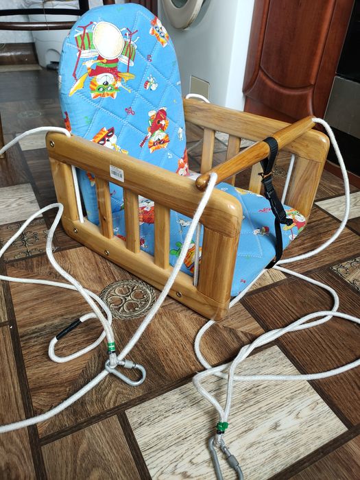 Качелях детская.  Мягкая.