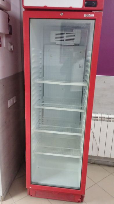 Витринный холодильник