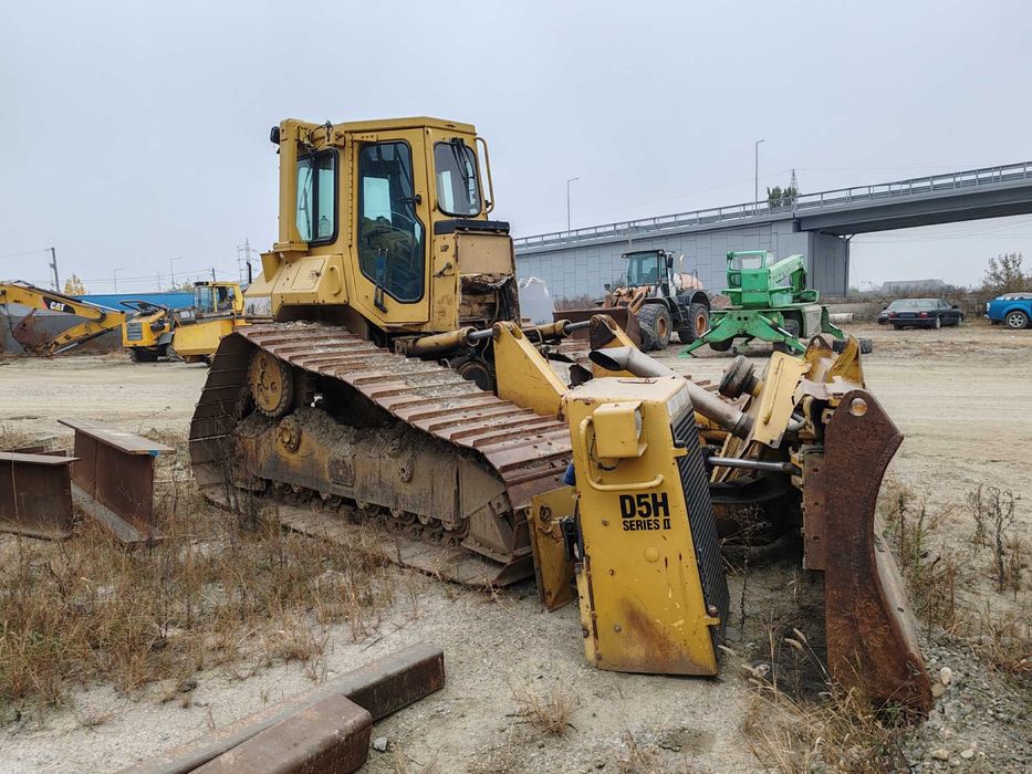 Dezmembrez Buldozer Caterpillar D5H
