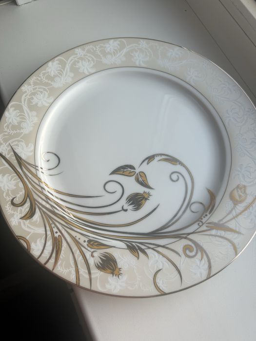 Продам сервиз на 12 персон