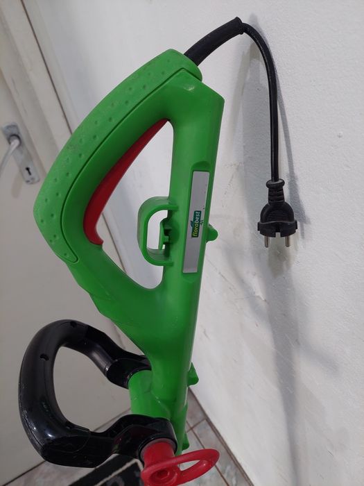 Vând mașină de tuns iarba