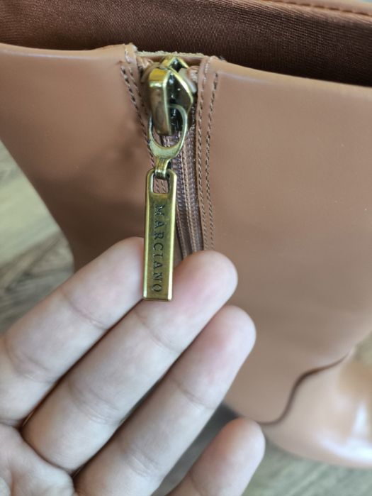 Уникални боти Guess