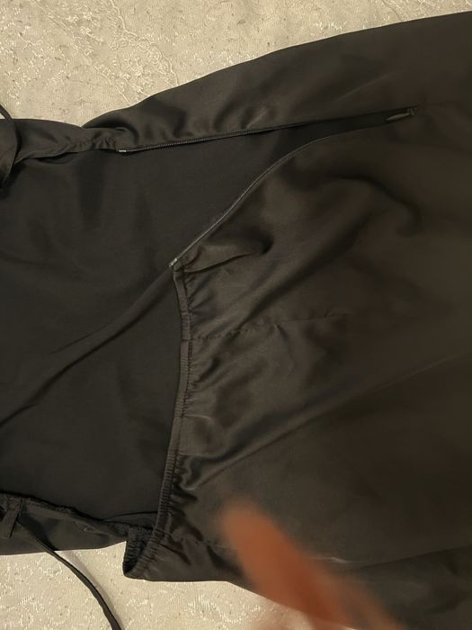 Къса сатенена рокля