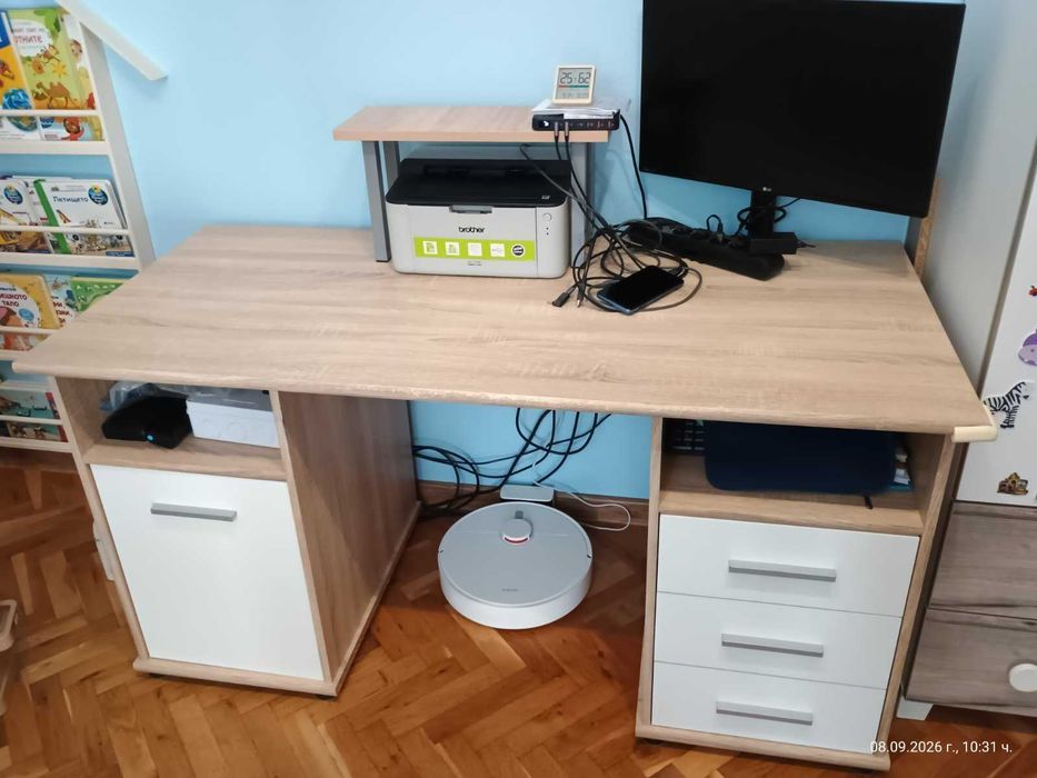 Компютърно бюро - в отлично състояние