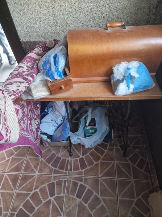 Продам швейную машинку