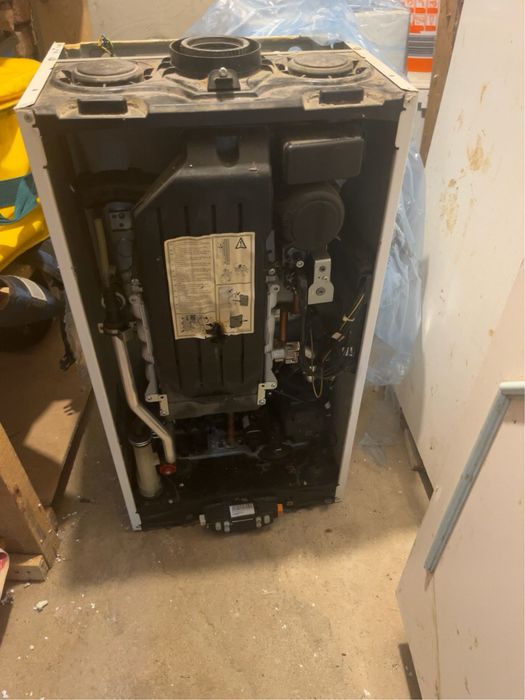 Centrală termică Ariston Cares Premium 24 EU – 24 kW – pentru reparație / piese