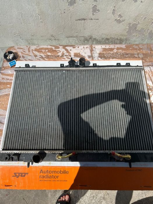 Продам радиатор на митсубиси оутлендер