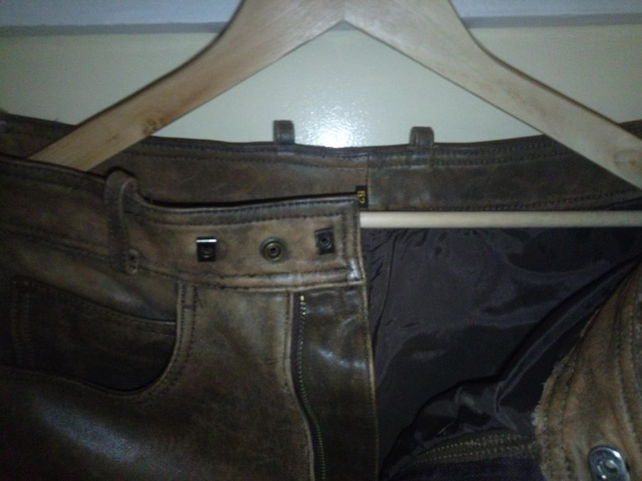 Pantaloni piele moto