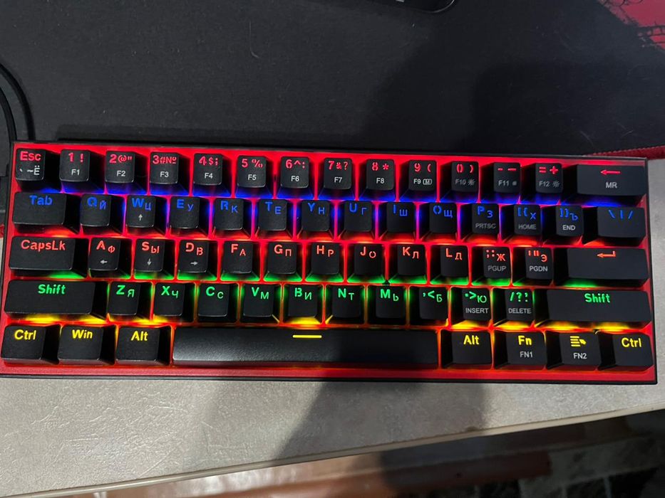 Продам игровую клавиатуру REDRAGON