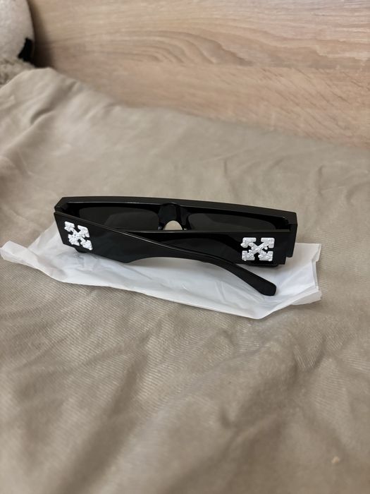 Off-White слънчеви очила