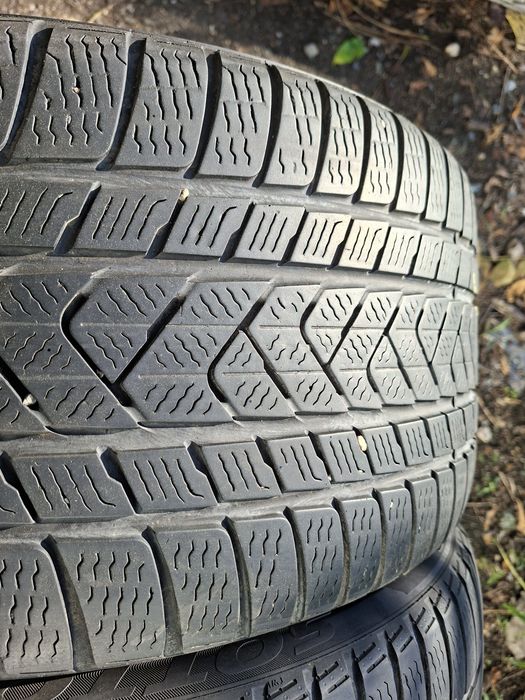 2бр. 275/35/20 Pirelli Sottozero
