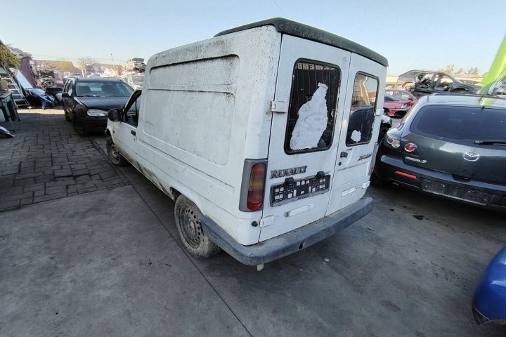 Far stanga Renault Express 2000