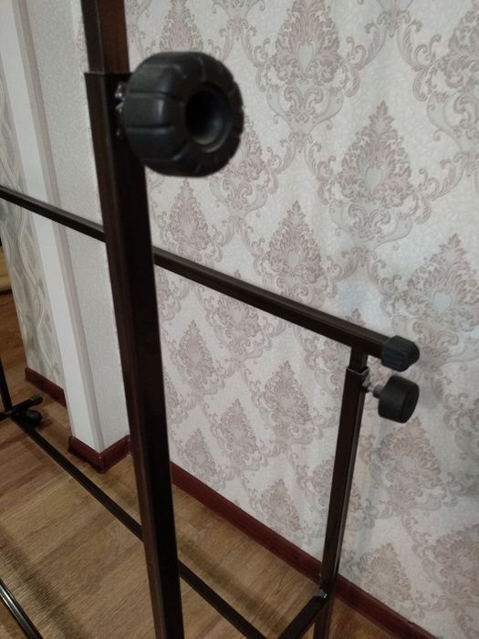 продам вешалку 5000тг бу