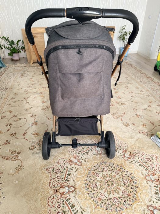 Срочно продается детская коляска.