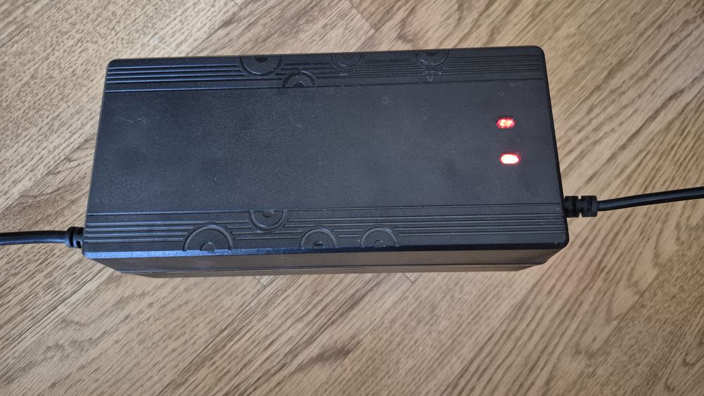 Încărcător baterie Li-Ion 88.2V 21S 5A Mufă XT60