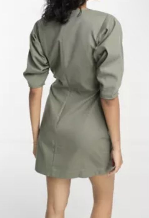 Rochie cu maneci bufante