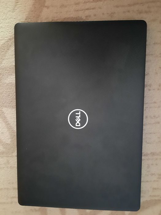 Продавам лаптоп Dell 3593