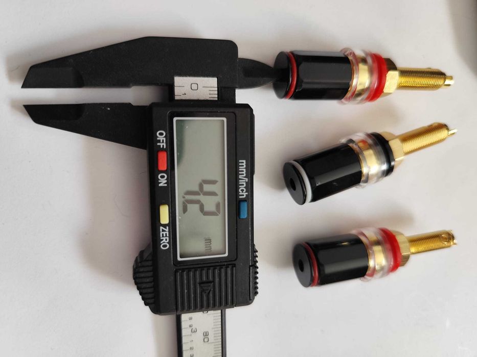 Conectori Terminale boxe ,amplificator model lung set 4 buc